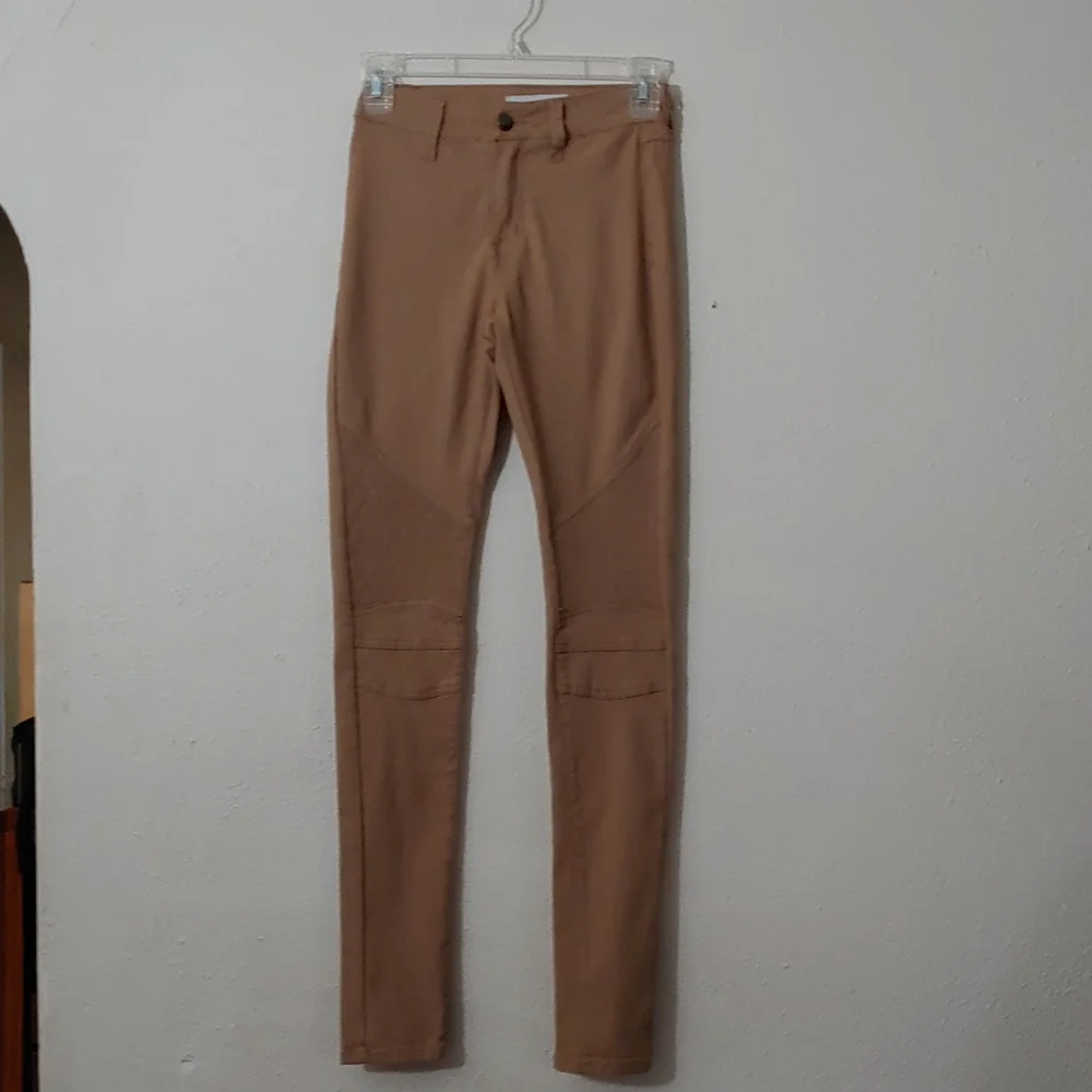 Rolling Bridge Women's Size Small Tan Jegging